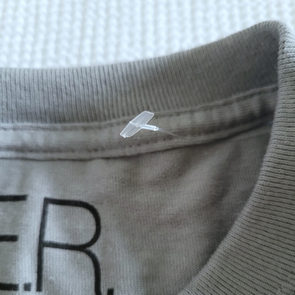 Goodie Two✌ Sleeves H.E.R. (Gabriella Sarmiento Wilson)🎤 Graphic Tee👕 - NWT - Picture 6 of 13